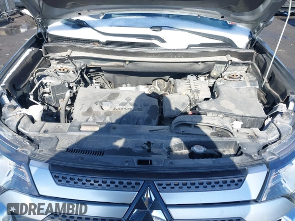 2020 Mitsubishi Outlander ES z VIN JA4AZ3A32LZ040935, wystawiony jako IAAI lot #41521469 z przebiegiem 86 106 mil mil oraz . Historia ofert i sprzedaży dostępna na DreamBid. Obrazek 10.