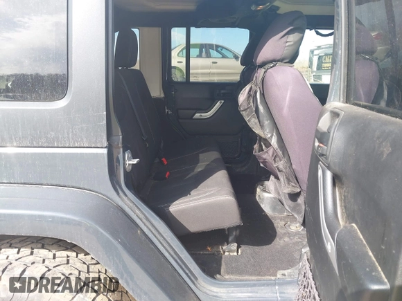 2017 Jeep Wrangler Unlimited Sahara with VIN 1C4BJWEG6HL735431, listed as a IAAI auction lot 41700357 with 100,035 mi miles. Bid and sale history available at carsss.com. Image 8.