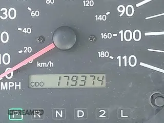 2000 Toyota Sienna CE z VIN 4T3GF19C8YU307987, wystawiony jako IAAI lot #42363309 z przebiegiem 179 374 mil mil oraz . Historia ofert i sprzedaży dostępna na DreamBid. Obrazek 15.