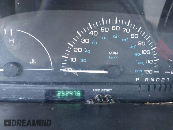 1996 Plymouth Voyager z VIN 2P4FP25B2TR622553, wystawiony jako IAAI lot #41609004 z przebiegiem 252 476 mil mil oraz . Historia ofert i sprzedaży dostępna na DreamBid. Obrazek 7.