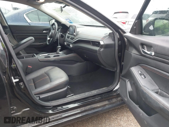 2020 Nissan Altima SR z VIN 1N4BL4CV9LC139759, wystawiony jako IAAI lot #41916220 z przebiegiem 73 270 mil mil oraz . Historia ofert i sprzedaży dostępna na DreamBid. Obrazek 5.