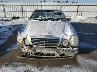 2001 Mercedes-Benz E-Class AWD with VIN WDBJF82J91X045050, listed as a Copart auction lot 41681525 with 0 mi miles and Salvage Title. Bid and sale history available at carsss.com. Image 5.