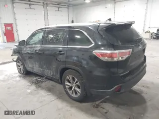 2014 Toyota Highlander XLE with VIN 5TDJKRFH1ES060597, listed as a IAAI auction lot 41127689 with 122,377 mi miles. Bid and sale history available at carsss.com. Image 3.