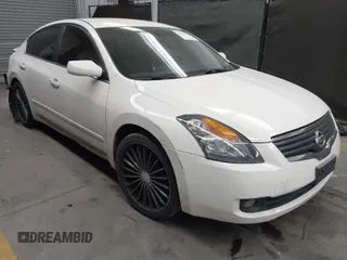 2008 Nissan Altima 2.5 with VIN 1N4AL21E68C230515, listed as a IAAI auction lot 39448523 with 170,916 mi miles. Bid and sale history available at carsss.com. Image 1.