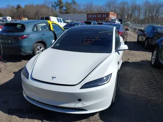 2025 Tesla Model 3 Long Range with VIN 5YJ3E1EB4SF914979, listed as a IAAI auction lot 41695023 with 2,263 mi miles and . Bid and sale history available at DreamBid. Image 11.