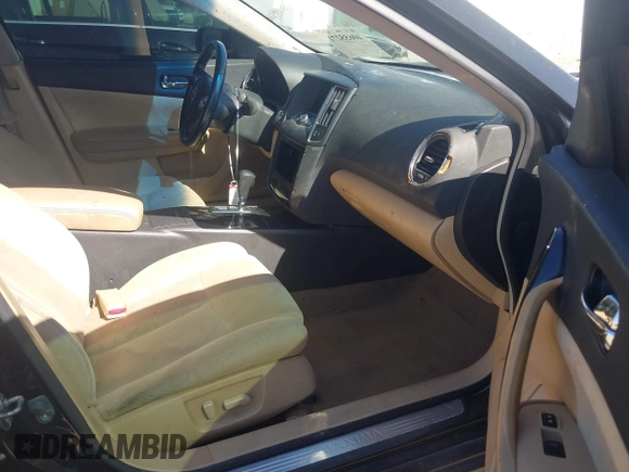 2010 Nissan Maxima SV z VIN 1N4AA5AP8AC855447, wystawiony jako IAAI lot #40655271 z przebiegiem 204 273 mil mil oraz . Historia ofert i sprzedaży dostępna na DreamBid. Obrazek 5.