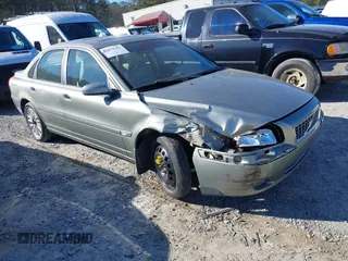 2006 Volvo S80 with VIN YV1TS592761443199, listed as a IAAI auction lot 41372362 with 194,749 mi miles. Bid and sale history available at carsss.com. Image 1.
