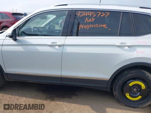 2018 Volkswagen Tiguan SEL с VIN 3VV2B7AX6JM099706, выставлен на аукционе IAAI как лот 42445727 с пробегом 158 954 миль миль и . История ставок и продаж доступна на DreamBid. Изображение 14.