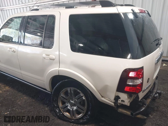 2008 Ford Explorer Limited z VIN 1FMEU75E78UA51034, wystawiony jako IAAI lot #41934208 z przebiegiem 115 205 mil mil oraz . Historia ofert i sprzedaży dostępna na DreamBid. Obrazek 18.