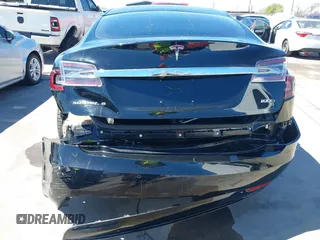 2018 Tesla Model S 75D with VIN 5YJSA1E22JF289195, listed as a IAAI auction lot 41825949 with 49,217 mi miles and . Bid and sale history available at DreamBid. Image 6.