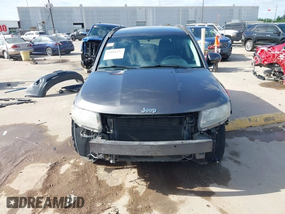 2016 Jeep Compass Latitude z VIN 1C4NJCEA2GD665636, wystawiony jako IAAI lot #42054222 z przebiegiem 155 071 mil mil oraz . Historia ofert i sprzedaży dostępna na DreamBid. Obrazek 13.