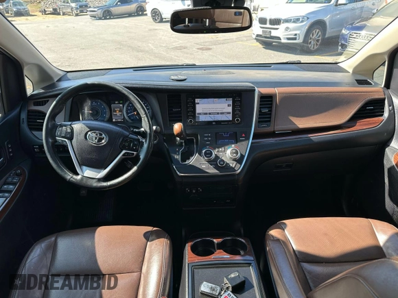 2018 Toyota Sienna XLE with VIN 5TDDZ3DCXJS208107, listed as a Copart auction lot 54538135 with 173,741 mi miles and Clean title. Bid and sale history available at DreamBid. Image 8.