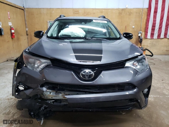 2018 Toyota RAV4 XLE with VIN 2T3RFREV6JW761319, listed as a Copart auction lot 49293025 with 72,267 mi miles and Clean Title. Bid and sale history available at carsss.com. Image 5.