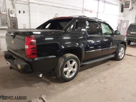 2012 Chevrolet Avalanche LTZ with VIN 3GNTKGE7XCG151943, listed as a IAAI auction lot 41774003 with 123,512 mi miles. Bid and sale history available at carsss.com. Image 4.
