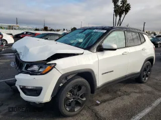 2020 Jeep Compass Altitude with VIN 3C4NJCBBXLT246631, listed as a Copart auction lot 82489344 with 30,116 mi miles and Salvage Title. Bid and sale history available at carsss.com. Image 1.