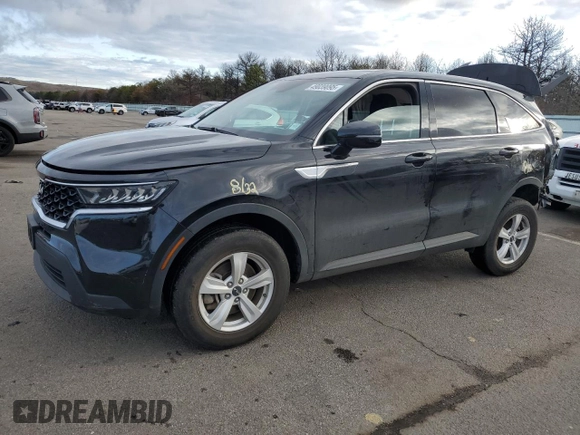 2022 Kia Sorento LX z VIN 5XYRGDLC5NG151997, wystawiony jako Copart lot #49039095 z przebiegiem 30 886 mil mil oraz Szkoda całkowita • Salvage title. Historia ofert i sprzedaży dostępna na DreamBid. Obrazek 1.