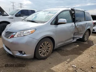 2015 Toyota Sienna XLE z VIN 5TDYK3DC9FS636263, wystawiony jako Copart lot #59221225 z przebiegiem 91 606 mil mil oraz Szkoda całkowita • Salvage title. Historia ofert i sprzedaży dostępna na DreamBid. Obrazek 1.