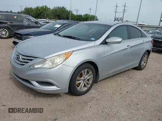 2013 Hyundai Sonata GLS z VIN 5NPEB4AC7DH677751, wystawiony jako IAAI lot #42267980 z przebiegiem Nie podano mil oraz . Historia ofert i sprzedaży dostępna na DreamBid. Obrazek 2.