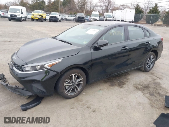 2024 Kia Forte LXS z VIN 3KPF24ADXRE744271, wystawiony jako IAAI lot #41793946 z przebiegiem 11 923 mil mil oraz . Historia ofert i sprzedaży dostępna na DreamBid. Obrazek 18.