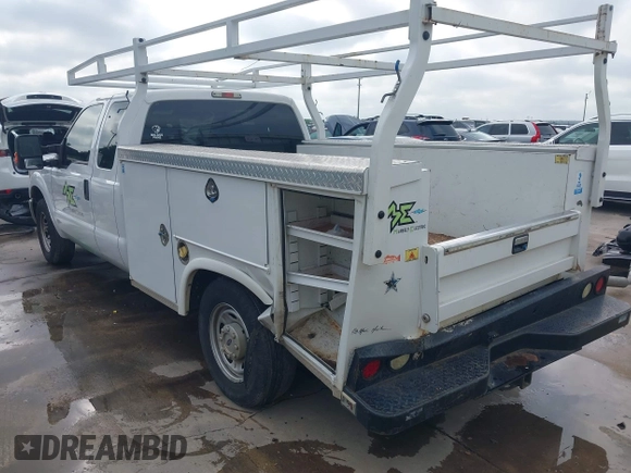 2016 Ford F-250 XL with VIN 1FD7X2A60GEA17446, listed as a IAAI auction lot 42373465 with 117,847 mi miles and . Bid and sale history available at DreamBid. Image 3.