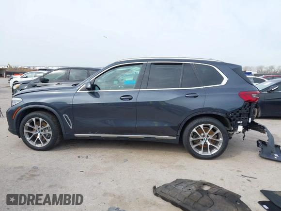 2019 BMW X5 xDrive40i with VIN 5UXCR6C59KLL08488, listed as a IAAI auction lot 41724824 with 57,334 mi miles. Bid and sale history available at carsss.com. Image 14.