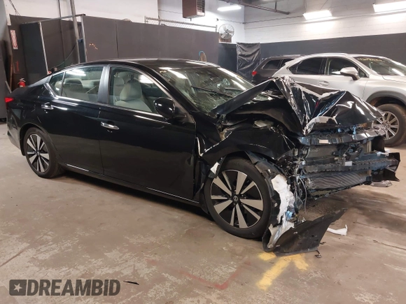 2021 Nissan Altima SV with VIN 1N4BL4DV6MN411107, listed as a IAAI auction lot 42103161 with 22,133 mi miles and . Bid and sale history available at DreamBid. Image 1.