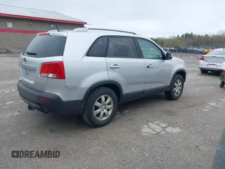 2011 Kia Sorento LX with VIN 5XYKT4A18BG099601, listed as a IAAI auction lot 42156787 with 165,397 mi miles. Bid and sale history available at carsss.com. Image 4.