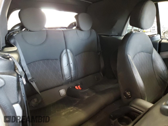 2012 MINI Convertible S с VIN WMWZP3C55CT249664, выставлен на аукционе Copart как лот 63120145 с пробегом 59 197 миль миль и Списание • Salvage title. История ставок и продаж доступна на DreamBid. Изображение 10.