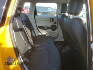 2016 MINI Hardtop 4 Door с VIN WMWXU1C51G2E16685, выставлен на аукционе Copart как лот 63425225 с пробегом 117 597 миль миль и Списание • Salvage title. История ставок и продаж доступна на DreamBid. Изображение 10.