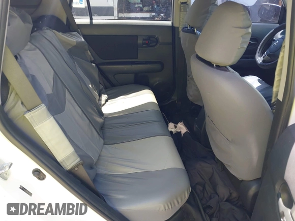 2008 Scion xB z VIN JTLKE50E681049958, wystawiony jako IAAI lot #42332574 z przebiegiem 120 238 mil mil oraz . Historia ofert i sprzedaży dostępna na DreamBid. Obrazek 8.