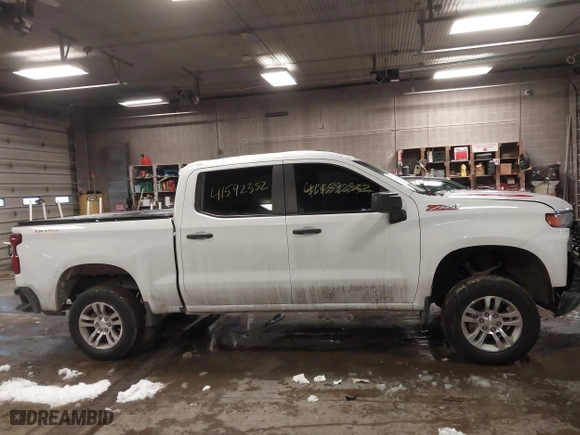 2019 Chevrolet Silverado 1500 Custom Trail Boss with VIN 3GCPYCEF6KG250539, listed as a IAAI auction lot 41592352 with 135,612 mi miles. Bid and sale history available at carsss.com. Image 13.