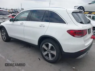 2022 Mercedes-Benz GLC 300 with VIN W1N0G8DB0NG080347, listed as a IAAI auction lot 42136270 with 30,480 mi miles and . Bid and sale history available at DreamBid. Image 3.