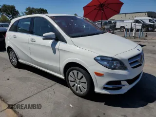 2017 Mercedes-Benz B Electric Drive with VIN WDDVP9ABXHJ015560, listed as a Copart auction lot 69035934 with 32,639 mi miles and Clean Title. Bid and sale history available at carsss.com. Image 4.