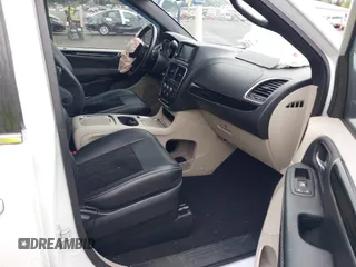 2017 Dodge Grand Caravan SXT with VIN 2C4RDGCG2HR645439, listed as a IAAI auction lot 42141378 with 161,518 mi miles and . Bid and sale history available at DreamBid. Image 5.