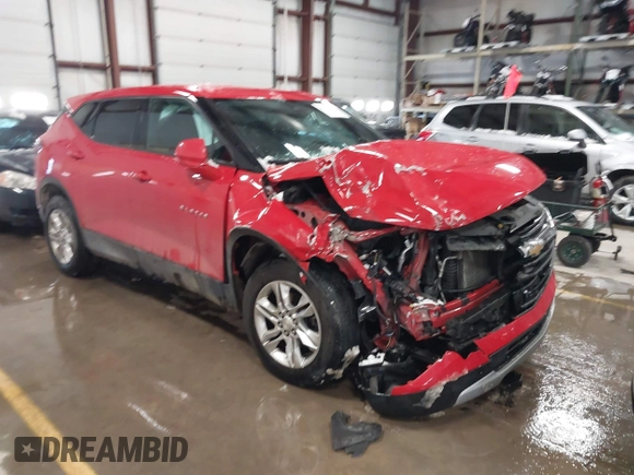 2021 Chevrolet Blazer LT z VIN 3GNKBHRS4MS520813, wystawiony jako IAAI lot #41095904 z przebiegiem 85 184 mil mil oraz . Historia ofert i sprzedaży dostępna na DreamBid. Obrazek 1.