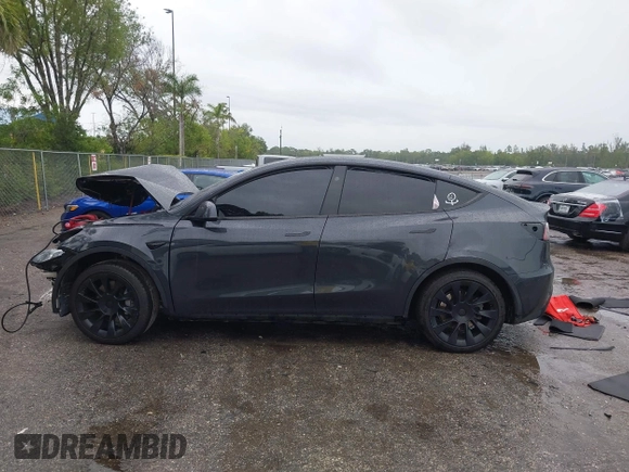 2024 Tesla Model Y с VIN 7SAYGDED5RF046877, выставлен на аукционе IAAI как лот 42237815 с пробегом 45 883 миль миль и . История ставок и продаж доступна на DreamBid. Изображение 14.