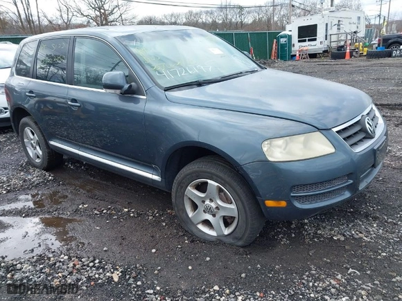 2005 Volkswagen Touareg 3.2L V6 with VIN WVGZG77L05D024872, listed as a IAAI auction lot 41726197 with 999,999 mi miles. Bid and sale history available at carsss.com. Image 1.