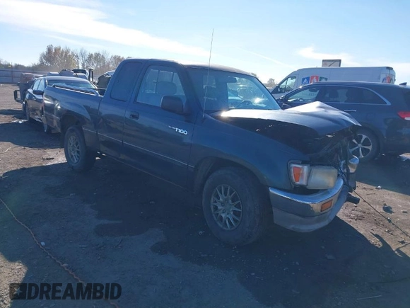 1996 Toyota T100 DX z VIN JT4TN12D4T0016257, wystawiony jako IAAI lot #40964830 z przebiegiem 121 817 mil mil oraz . Historia ofert i sprzedaży dostępna na DreamBid. Obrazek 1.