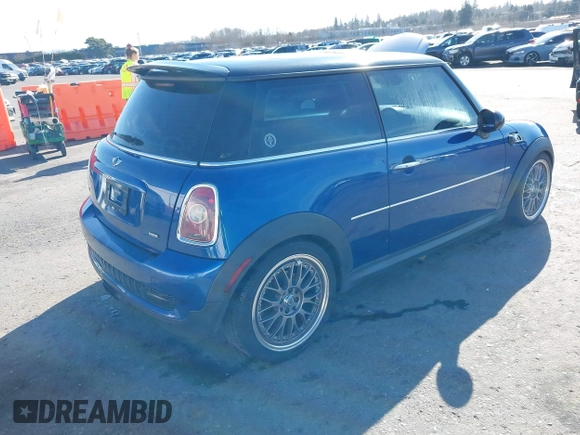 2008 MINI Hardtop S z VIN WMWMF73528TT86864, wystawiony jako IAAI lot #41652467 z przebiegiem Nie podano mil oraz . Historia ofert i sprzedaży dostępna na DreamBid. Obrazek 4.