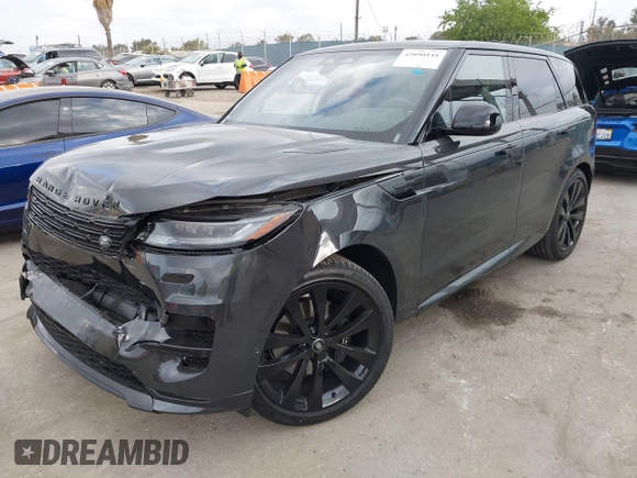 2025 Land Rover Range Rover Sport z VIN SAL1L9E45SA423111, wystawiony jako IAAI lot #42090141 z przebiegiem 4 668 mil mil oraz . Historia ofert i sprzedaży dostępna na DreamBid. Obrazek 2.