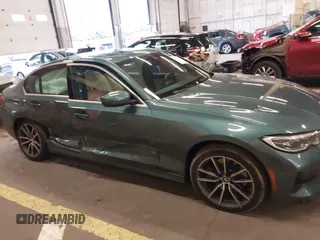 2021 BMW 3 Series 330i xDrive with VIN 3MW5R7J02M8B48226, listed as a IAAI auction lot 41637655 with 33,853 mi miles. Bid and sale history available at carsss.com. Image 13.