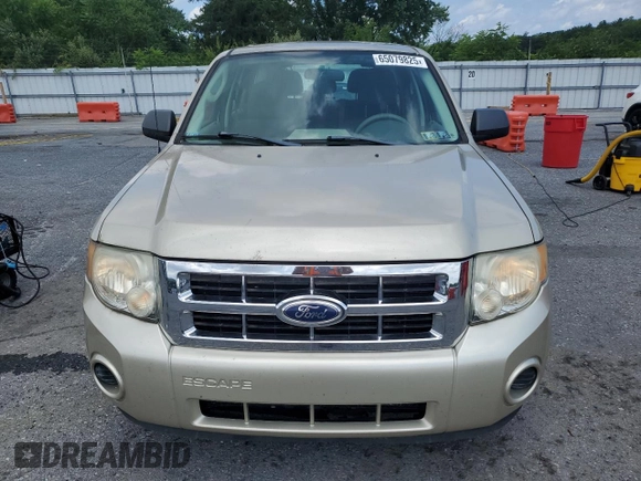 2012 Ford Escape XLS z VIN 1FMCU9C74CKA77442, wystawiony jako Copart lot #65079825 z przebiegiem 132 895 mil mil oraz Czysty tytuł • Clean title. Historia ofert i sprzedaży dostępna na DreamBid. Obrazek 5.