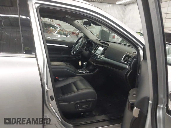 2019 Toyota Highlander SE with VIN 5TDJZRFH4KS612004, listed as a IAAI auction lot 42294935 with 47,603 mi miles and . Bid and sale history available at DreamBid. Image 5.