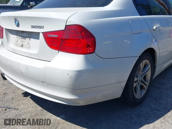 2009 BMW 3 Series 328i xDrive with VIN WBAPK73579A451701, listed as a IAAI auction lot 42667392 with 185,109 mi miles and . Bid and sale history available at DreamBid. Image 6.