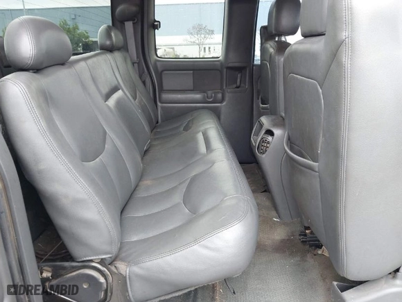 2003 Chevrolet Silverado 1500 LS with VIN 1GCEK19TX3E107860, listed as a IAAI auction lot 41461401 with 379,055 mi miles. Bid and sale history available at carsss.com. Image 8.