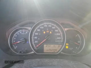 2015 Toyota Yaris L z VIN VNKKTUD36FA043747, wystawiony jako Copart lot #52505885 z przebiegiem 262 298 mil mil oraz Szkoda całkowita • Salvage title. Historia ofert i sprzedaży dostępna na DreamBid. Obrazek 9.