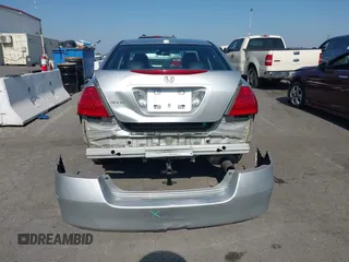 2006 Honda Accord EX с VIN 1HGCM56736A167038, выставлен на аукционе IAAI как лот 42464608 с пробегом 193 989 миль миль и . История ставок и продаж доступна на DreamBid. Изображение 17.