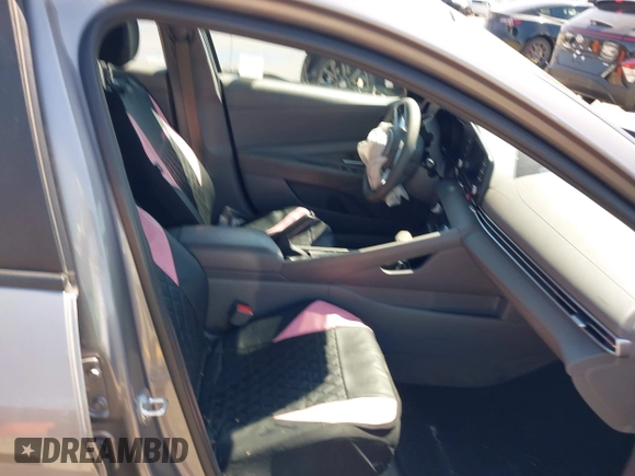 2023 Hyundai Elantra SEL z VIN KMHLM4AG0PU578263, wystawiony jako IAAI lot #41981023 z przebiegiem 44 015 mil mil oraz . Historia ofert i sprzedaży dostępna na DreamBid. Obrazek 5.