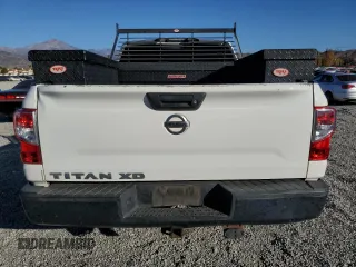2017 Nissan Titan with VIN 1N6AA1F10HN501280, listed as a Copart auction lot 81840124 with 217,906 mi miles and Clean title. Bid and sale history available at DreamBid. Image 6.