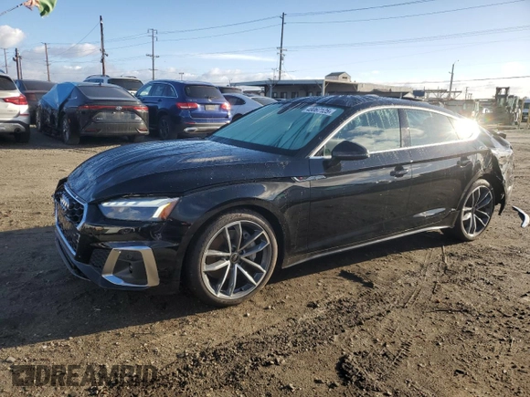 2024 Audi A5 Sportback S line Premium z VIN WAUDACF58RA004479, wystawiony jako Copart lot #48067125 z przebiegiem 5 952 mil mil oraz Szkoda całkowita • Salvage title. Historia ofert i sprzedaży dostępna na DreamBid. Obrazek 1.